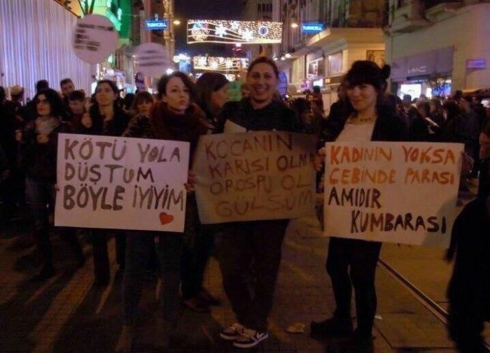8 mart 2018 kadınlar yürüyüşü ve sapkın pankartlar