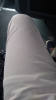beyaz pantolon giyen erkek
