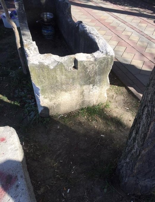 2000 yıllık lahidin içinde yemek pişirmek