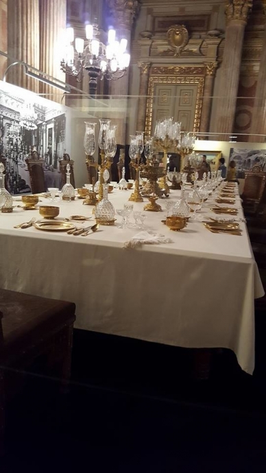 dolmabahçe sarayındaki spektaküler yemek takımı