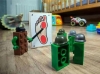 çıplak ayakla lego parçasına basmak / #1433785