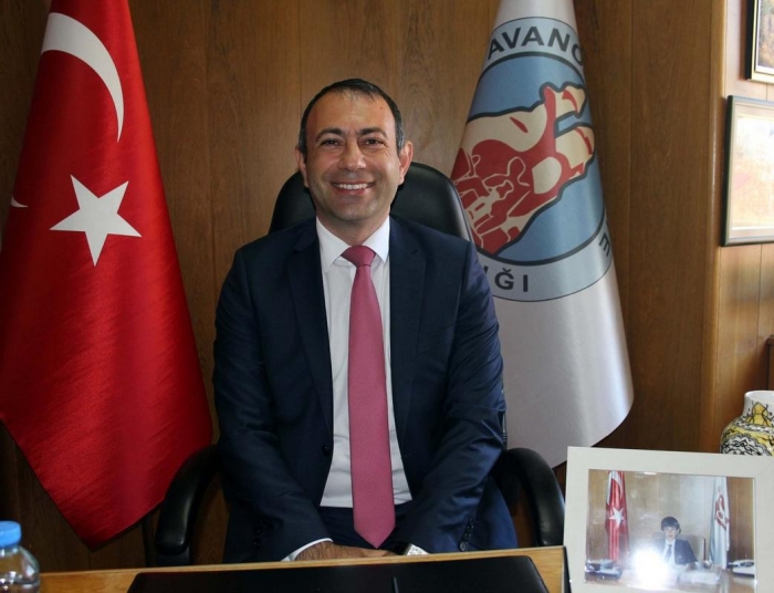 32 yıl önce 23 nisanda belediye başkanı olan çocuk