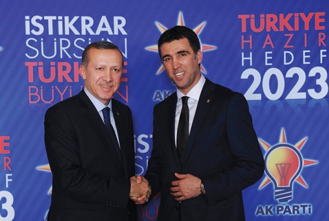 rte nin hakan şükür ü ak saray a çağırması